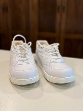 New Balance 811 White Low-Top Lace-Up Sneakers